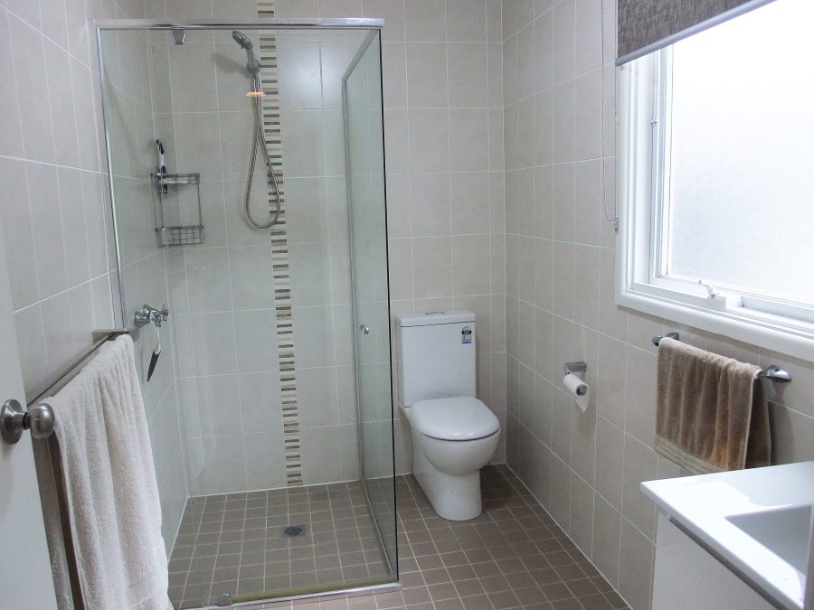 Page 2 Master En-suite